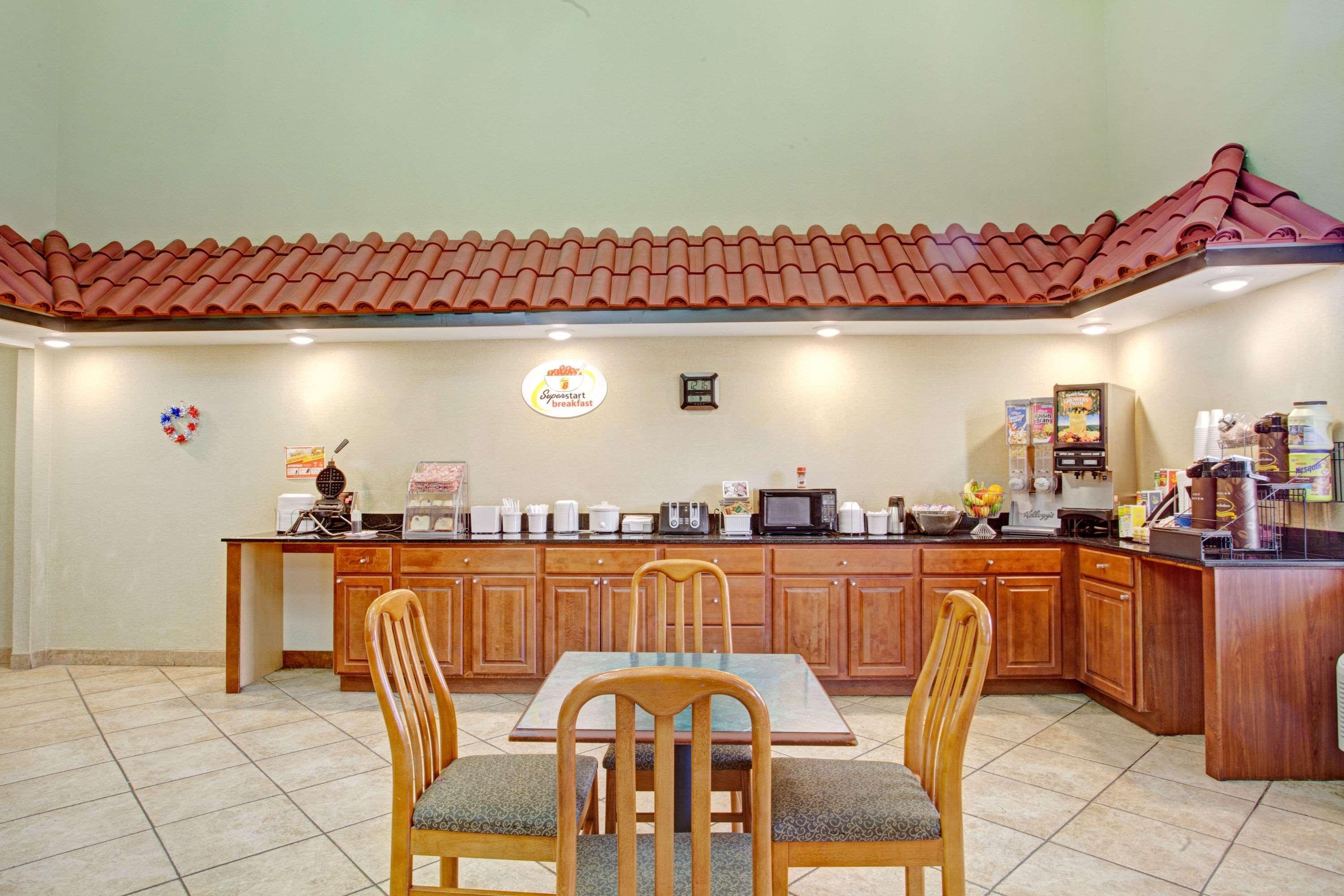 Super 8 By Wyndham Forrest City Ar Luaran gambar