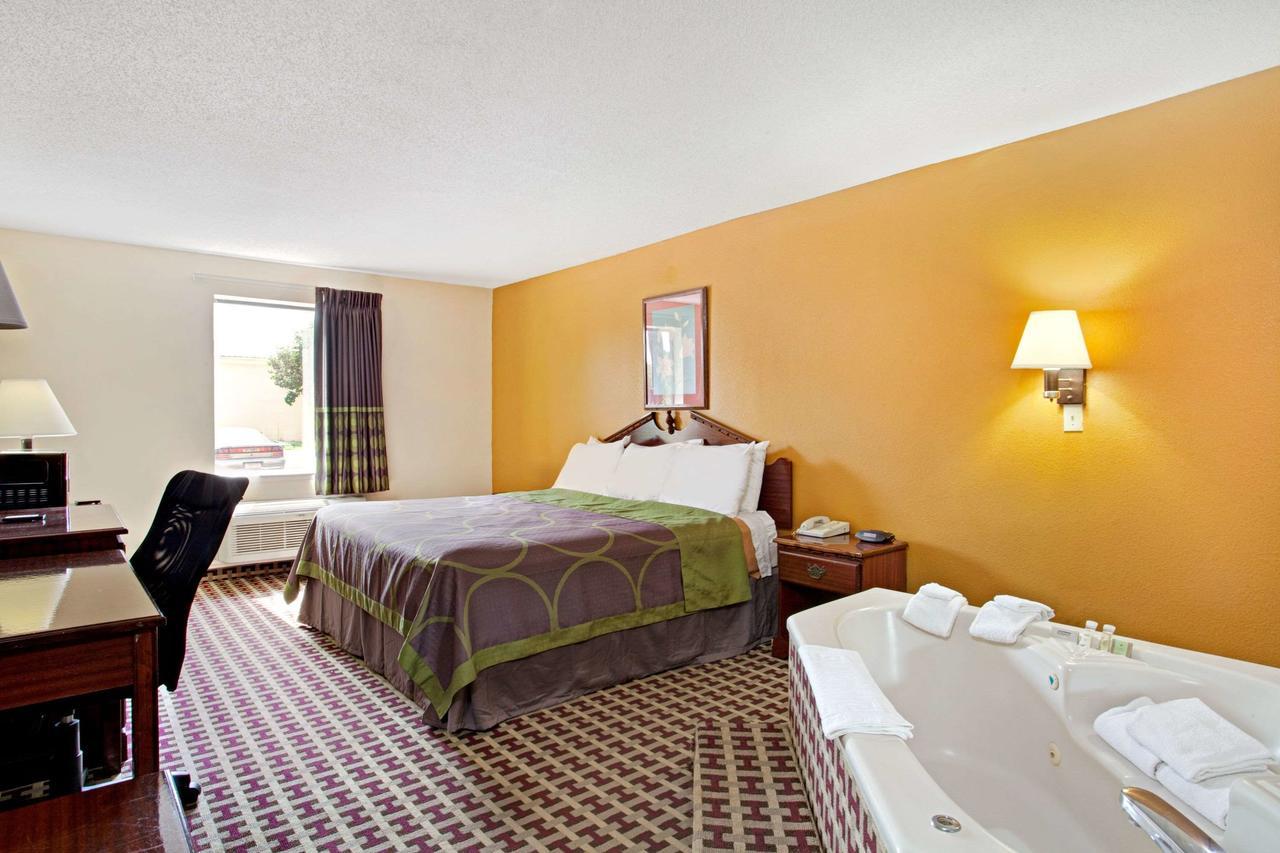 Super 8 By Wyndham Forrest City Ar Luaran gambar